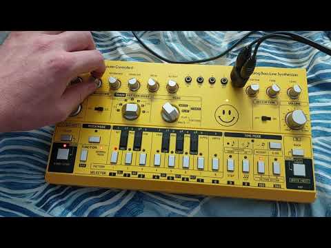 Behringer TD-3 Analog Bass Line Synthesizer 2019 - Present - Yellow image 7