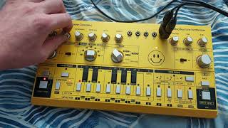 Video thumbnail for Behringer TD-3 On the Run - Pink Floyd Sequence Tutorial by Absolute Acid