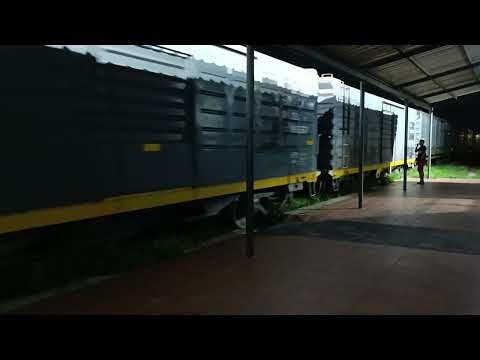 Gt-22 (9095) con un Tren Vacio de N.C.A a su paso por "Estación Beltrán" en plena madrugada 🚂🌃🇦🇷 