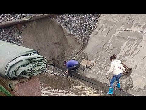 Barge unloads 2800 tons of cobblestone, work completed in the evening!