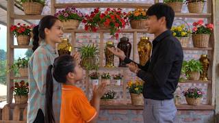 Download lagu CEO Nhan built a storage shelf with his own hands. Trieu Ava was deeply touched by this surprise. mp3