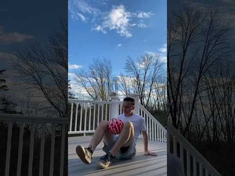 Sit Down Trick - Nick Seyda 🇺🇸 #freestylefootball