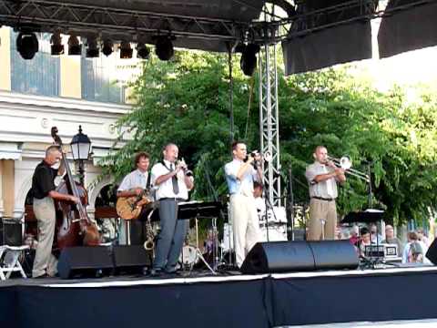 Hot Jazz Band - Mézga Család