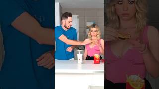 Download lagu TikTok Wigofellas😆 PRANKS on MOM & Girlfriend - Wigofellas TikTok😁 PRANKS DAY 14#shorts mp3