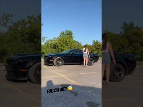 Hey guys…follow me? 😇 😏#hellcat #dodge #girlswholift #bodybuilding