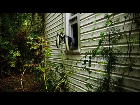 Hunting for Vintage Clothing in Abandoned Homes | "Bandos" Full Documentary