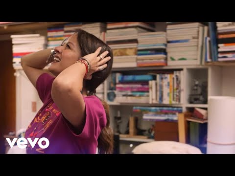 Marta Albarracin - BONITA AMISTAD (Official Music Video)