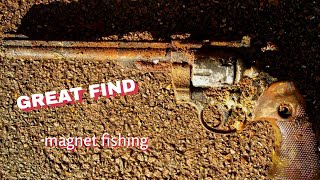 gun found magnet fishing east london river  👍