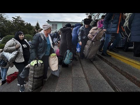 Ukraine war: Moscow-installed authorities urge Kherson residents to leave 'immediately'