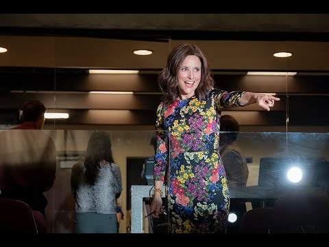 VEEP l  Selina Kills Gay Marriage to get an Endorsement  l HBO