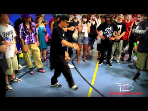 King Mike vs Greenteck - Cypher Battle Step Ya Game Up 2011