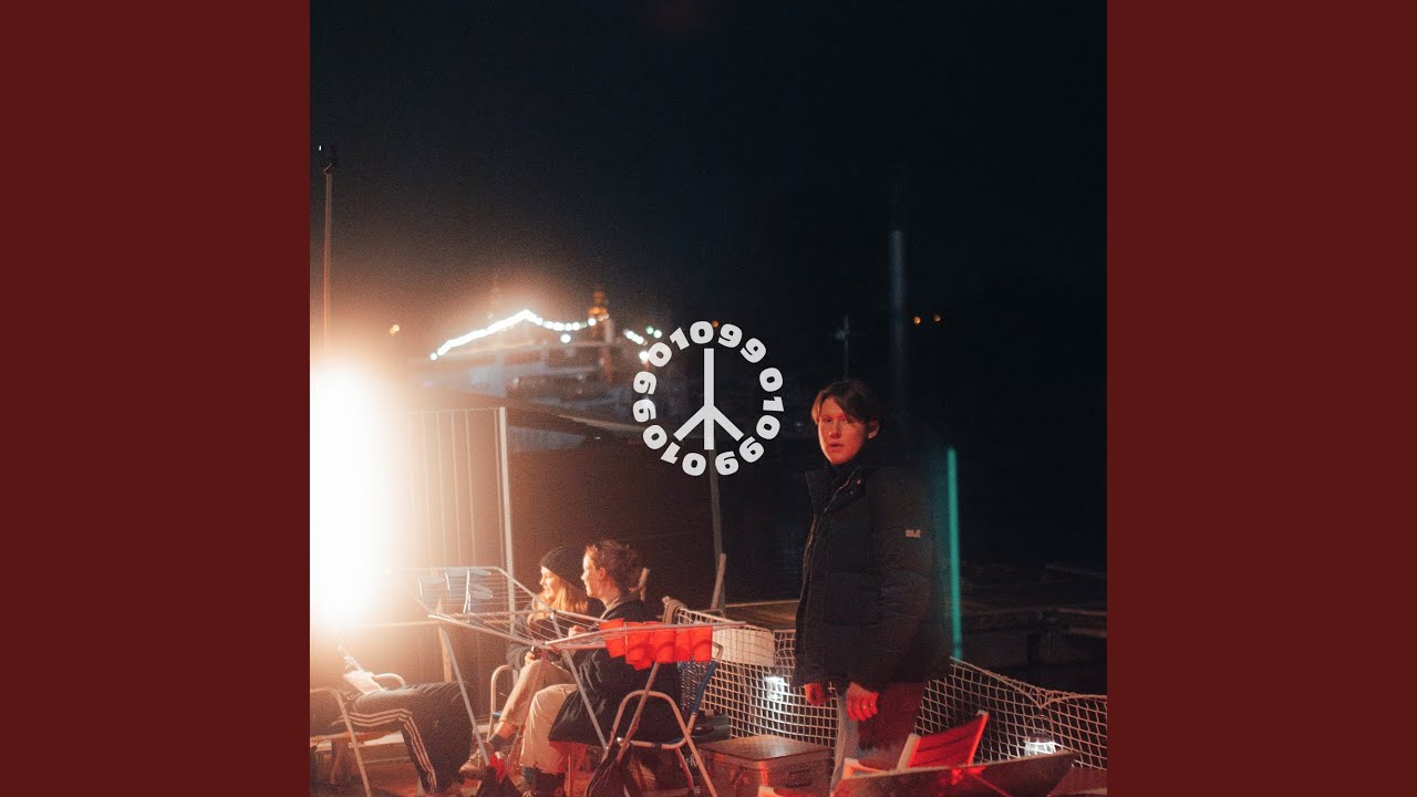 Cover for the song 'Jacke zu' by artist(s) '01099, Paul, Gustav, Paul, Gustav, Zachi, Dani, Paul, Gustav, Zachi, Dani, Lucry, Suena'