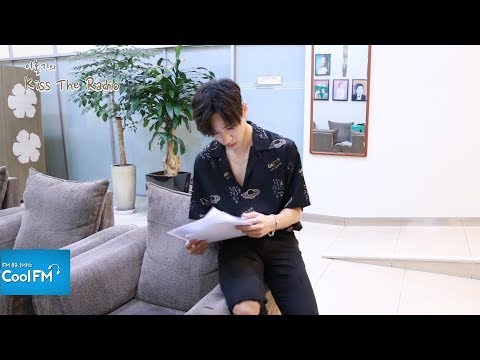 가만히 있어도 화보! 이기광의 비하인드 영상 /170904 [이홍기의 키스 더 라디오]