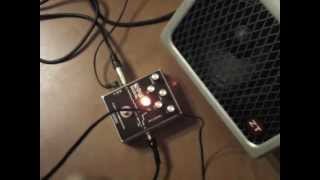 Video thumbnail for Spaceman Wow Signal fuzz by Vintage Stompboxes