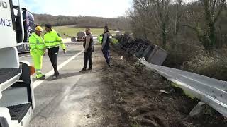 incidente-in-autostrada-a-mirabella-autoarticolato-finisce-in-una-scarpata