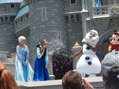 Disney World- Mickey and Minnie Welcoming Elsa, Anna and Olaf