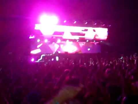 Tiesto & Showtek - Hell Yeah!