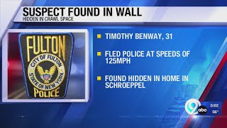 Oswego County suspect found in crawl space