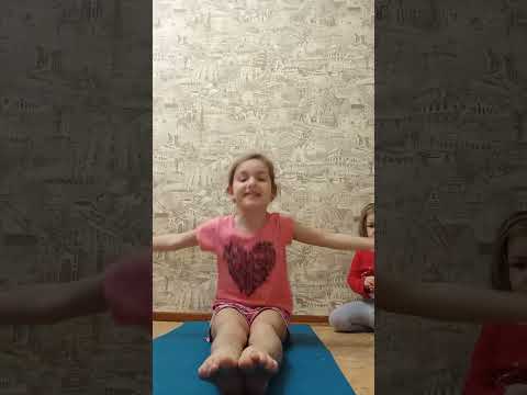 гимнастика дома с Настей и Амелией