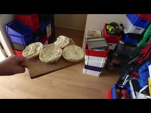 MongoTV_7218 - Min Frokost - MØLLEBOLLER Med BLÅSKIMMELOST