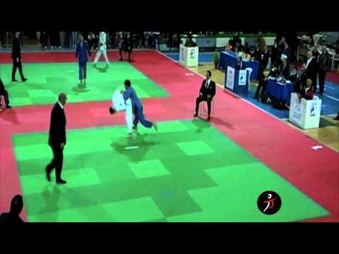 italiajudo.com_Camp Italiani a Squadre Judo 2010_Fiamme oro (E. Verde) vs Carabinieri (Contegreco)