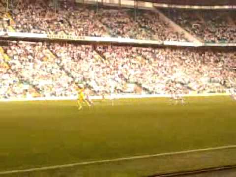 Celtic Vs St.mirren The Huddle