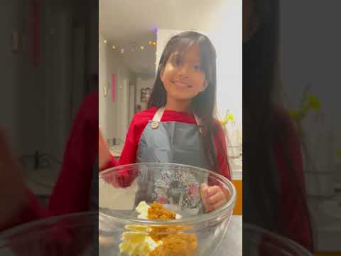 Bake with Namira || Chocolate Chip Cookies #vlogger #childvlogs #youtuber