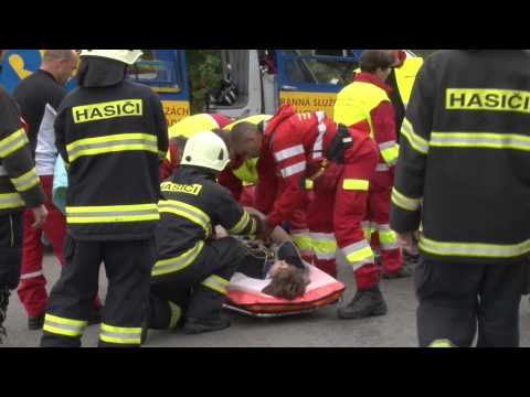 Nehoda dvou osobních aut mezi Lokotem a Domašínem