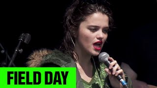 Sky Ferreira - I Blame Myself | Field Day 2014 | FestivoTV