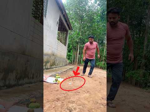 Strange shopkeeper #new #comedy #funnyshorts #funnyvideo #funny #youtubeshorts #vairalshort #hjt