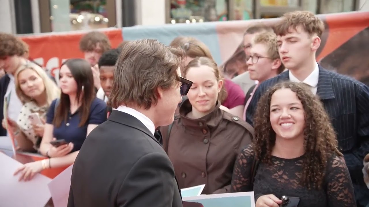 Four Hours of Tom Cruise with Fans