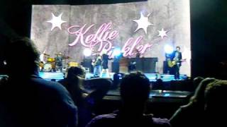 Kelly Pickler- Rocks instead of Rice