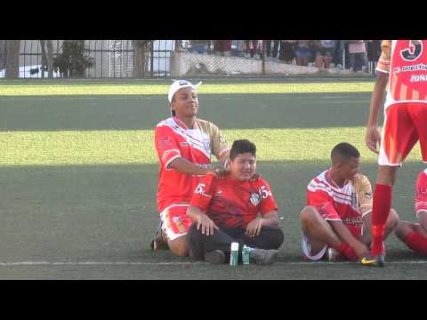 EMOÇÃO A FLOR DA PELE NA HORA DAS COBRANÇAS DE PÊNALTIS