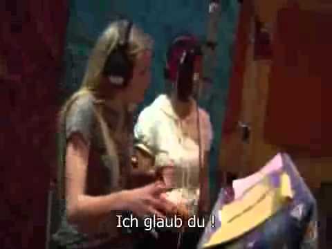Avril Gravando Girlfriend em Varios Idiomas (Legendado).avi