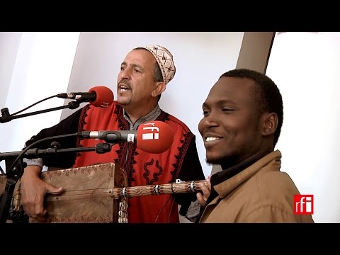 Abdelslam Alikane Souiri et Songhoy Blues dans "Hasna Ya Leila" - Festival gnawa d'Essaouira, Maroc