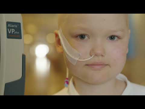 Alice har leukemi och vill inte att något annat barn ska drabbas - Barncancergalan 2023