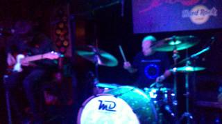 Berri Txarrak "Liluraren kontra" Mikel Laboa (Cover) @HardRockMadrid 20/12/2011