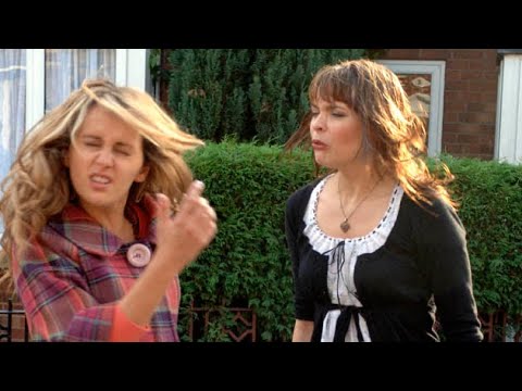 Coronation Street - Tracy Barlow Vs. Maria Sutherland (30th October 2006)