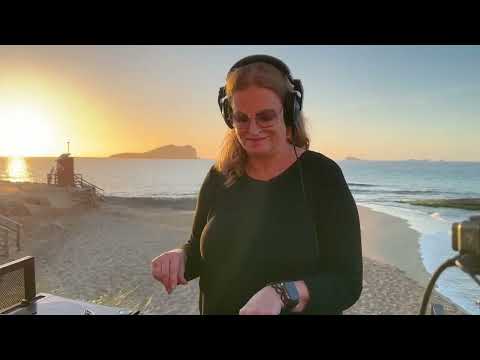 BALEARICA SESSIONS - CALA CONTA - MISS LUNA IN THE MIX