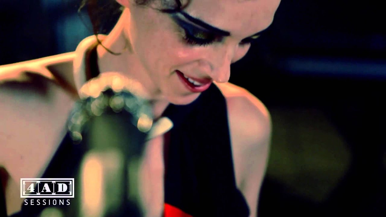 St Vincent - Surgeon (4AD Session) - YouTube