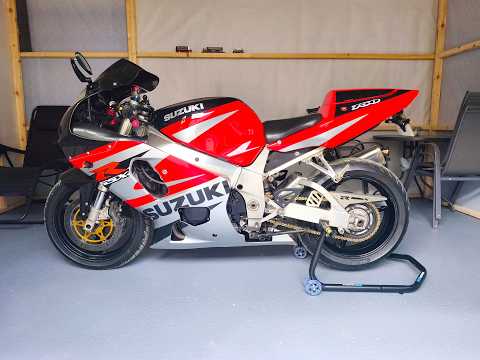 2002 Suzuki GSXR 750 - Image 2