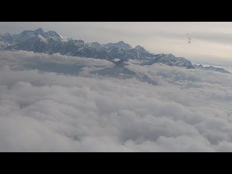 Mountain Flight in Nepal：Flying over Mt. Everest with amazing Mountain view. ネパールマウンテンフライト。Amazing
