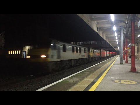90048 & 90043 pass through Lancaster with 4L81 (26/11/20)