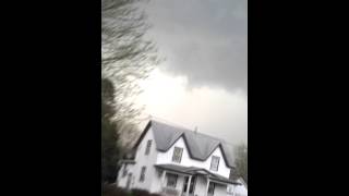 preview picture of video 'Tormenta d tornado - Hampton Iowa 2014-mayo 8'