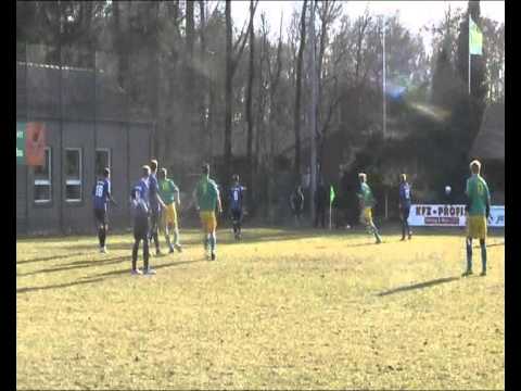 Hinrichsfehn gegen Burhafe Ingo Buss mit der Chance