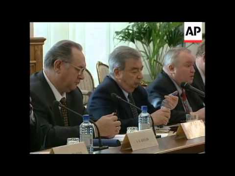 RUSSIA: GERMAN CHANCELLOR VISITS PRIMAKOV IN MOSCOW
