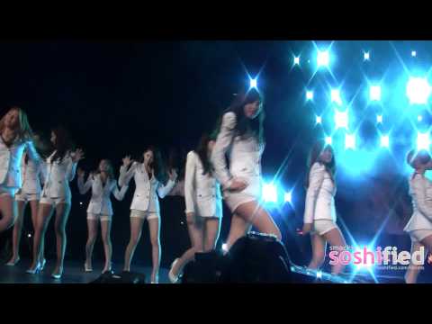 [Fancam] 111023 SMTown NY SNSD -  Tell Me Your Wish (Genie)