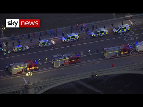 Watch as the UK claps to say thank you to the NHS