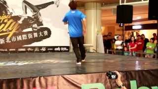 preview picture of video '20131019 2013 新北市國際街舞大賽 New Taipei BboyCity 南區預賽 JUDGE SOLO『小俊、猛六、阿然』'