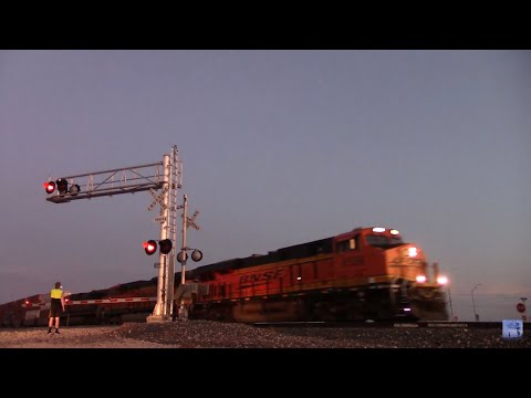 Lbk Trains #146 | Switching Shallowater on the Slaton Sub!! Double BNSF Bons, BNSF Q Train, & More!!